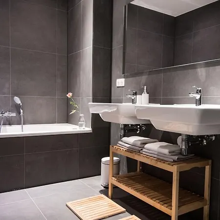 Luxury Top Location - At Magnelli